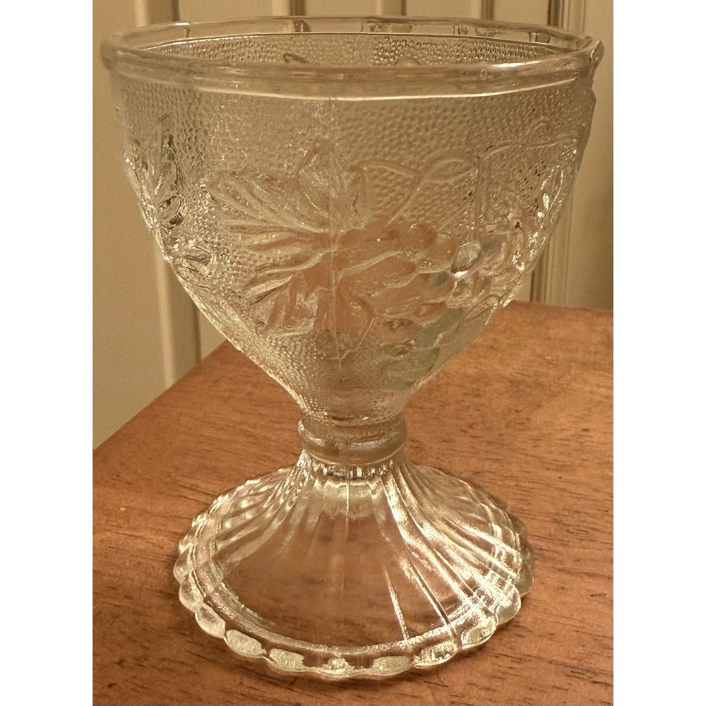 Vintage Indiana Glass Grape And Leaves Sherbet Glass/Goblet‎ EUC 4.5"